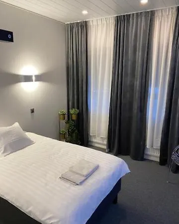 מלון & Ravintola Martinhovi Raisio