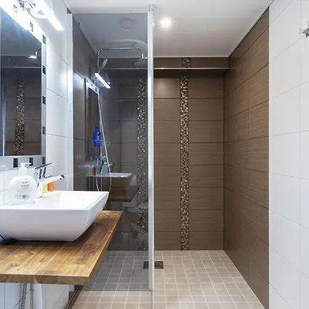 & Ravintola Martinhovi מלון Raisio