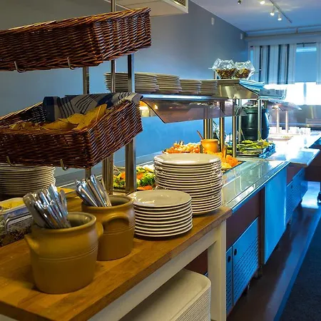 فندق & Ravintola Martinhovi 3*