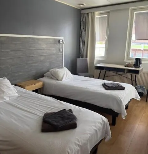 & Ravintola Martinhovi 호텔 Raisio